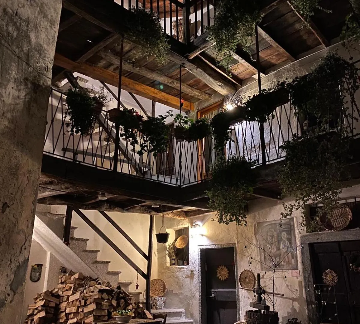 La Corte Del Poeta Arcumeggia 0*,  Italy