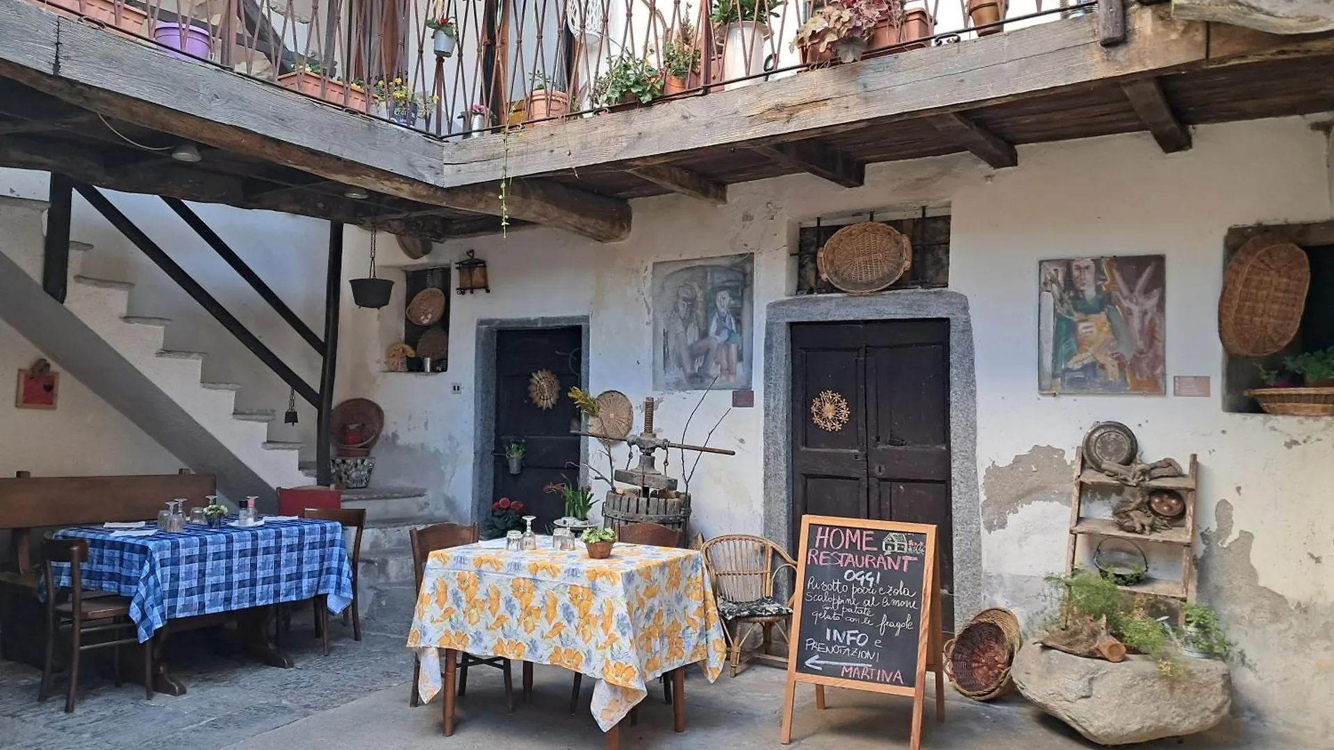 La Corte Del Poeta Arcumeggia Bed & Breakfast
